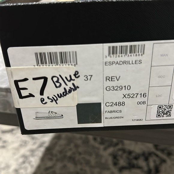 CHANEL Quilted Navy and Gold Espadrilles - Picture 10 of 10